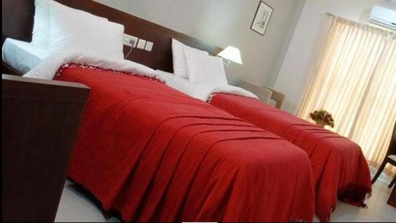 Broad Bean Cochin Hotel Kochi ภายนอก รูปภาพ